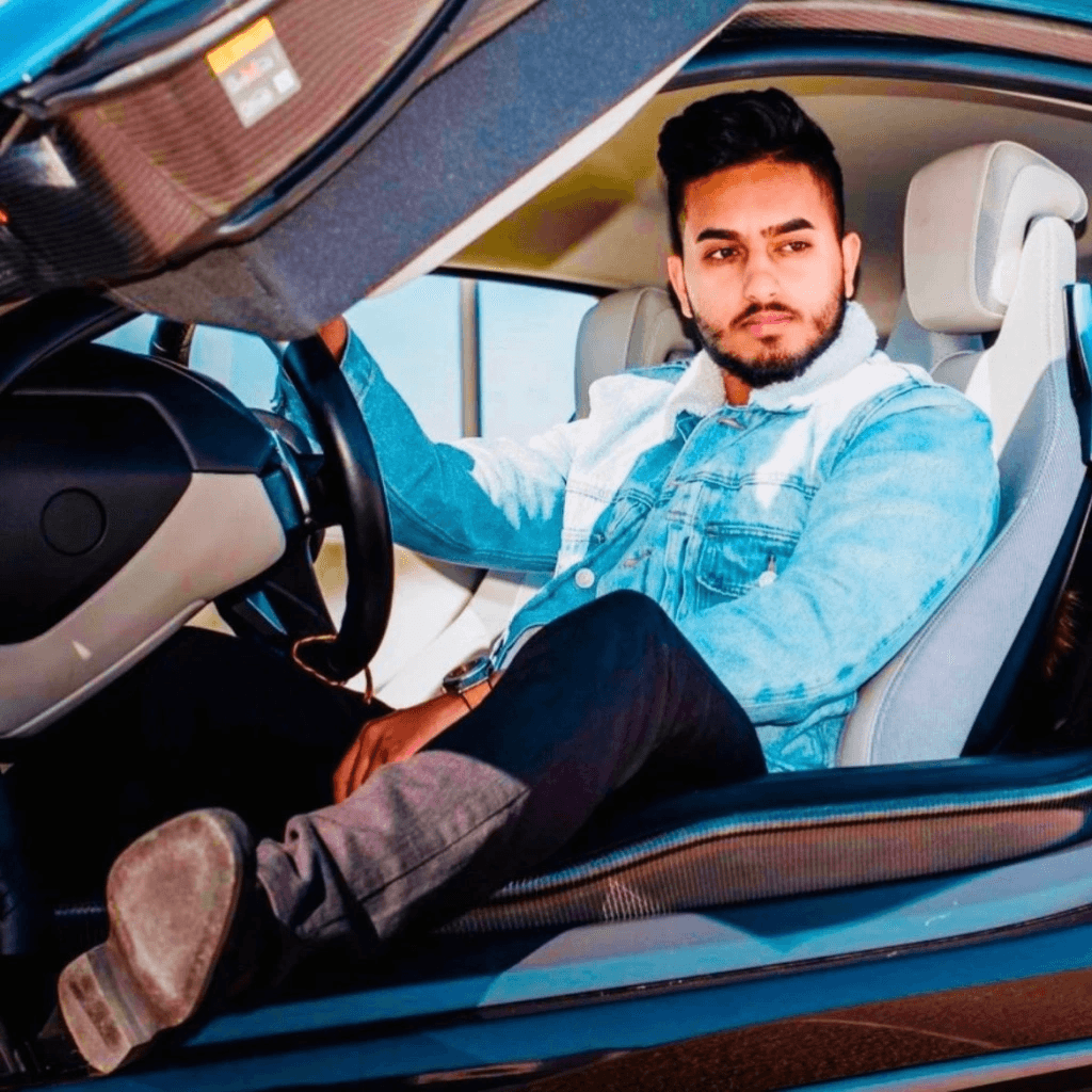 Niral Desai is the first Indian American artist to sign with Blank Kanvaz thanks to Tapped Ai